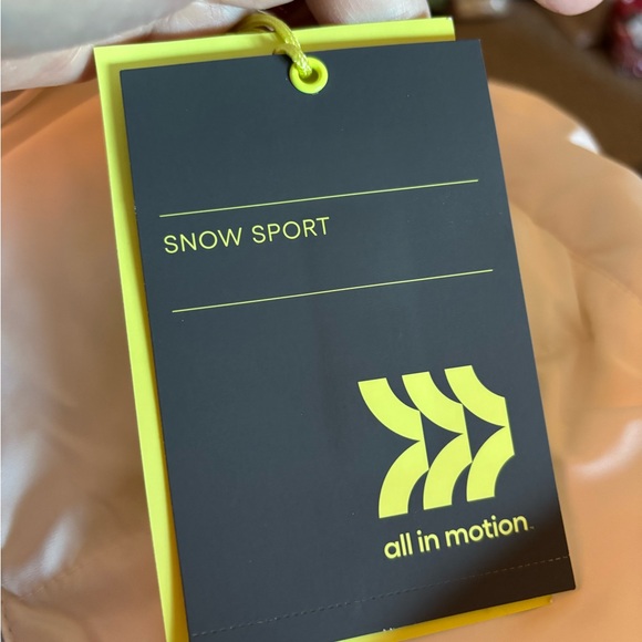 NWT All In Motion Puffer Vest Women's Plus Size 1X Reversible White Light Blue - Picture 5 of 8